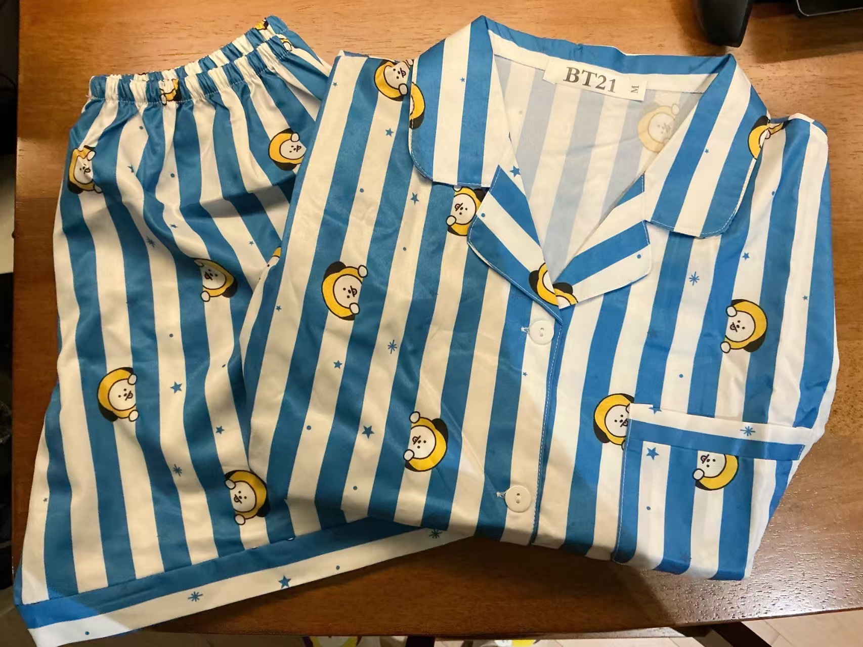 BT21 ユニセックスサマーセット半袖Tシャツ＆ショートパン - Tippet Line のレビューと価格